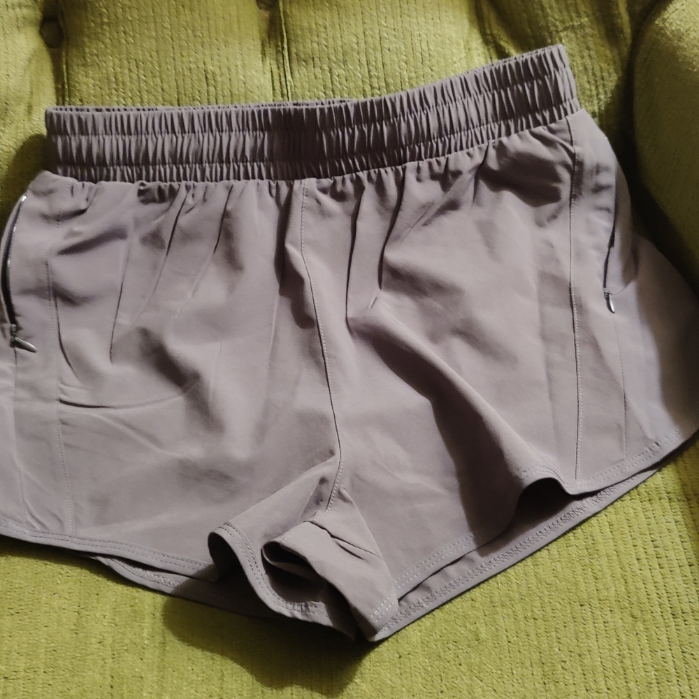 Women Athletic Shorts Size Small nwot - Picture 1 of 5